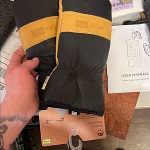 Hestra Pro Black and Tan Men's Gloves